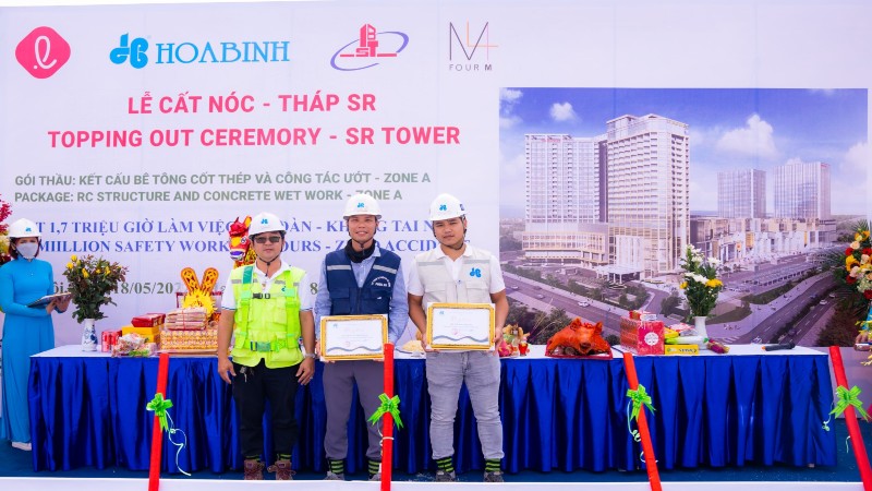 Hoà Bình vui mừng cất nóc dự án Lotte Mall Hà Nội – Tháp SR và chào đón 1.7 triệu giờ an toàn