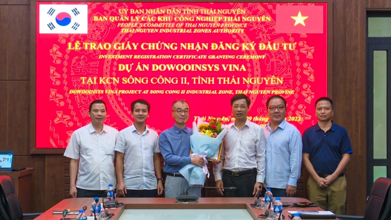 Lễ trao giấy chứng nhận đăng ký đầu tư Dự án DOWOOINSYS tại Khu công nghiệp Sông Công II