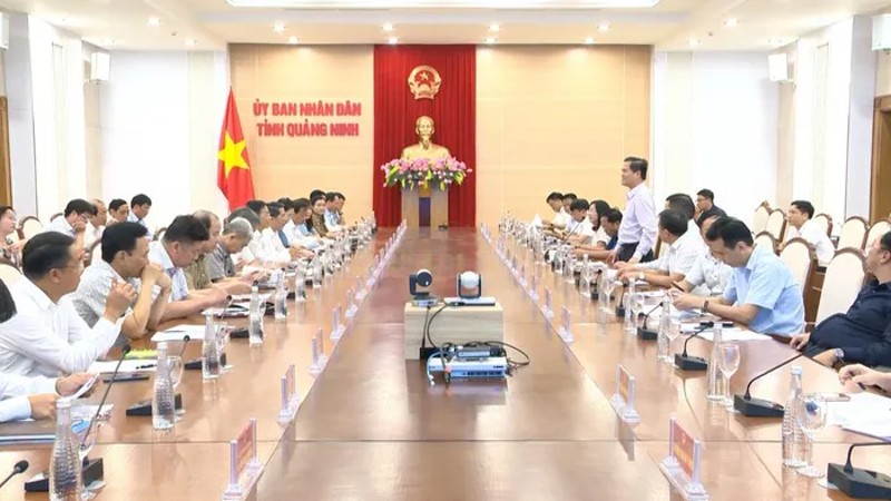 Đoàn công tác tỉnh Lâm Đồng trao đổi kinh nghiệm cải cách hành chính, thu hút đầu tư tại Quảng Ninh
