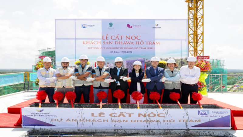 Khách sạn Dhawa cất nóc đúng tiến độ