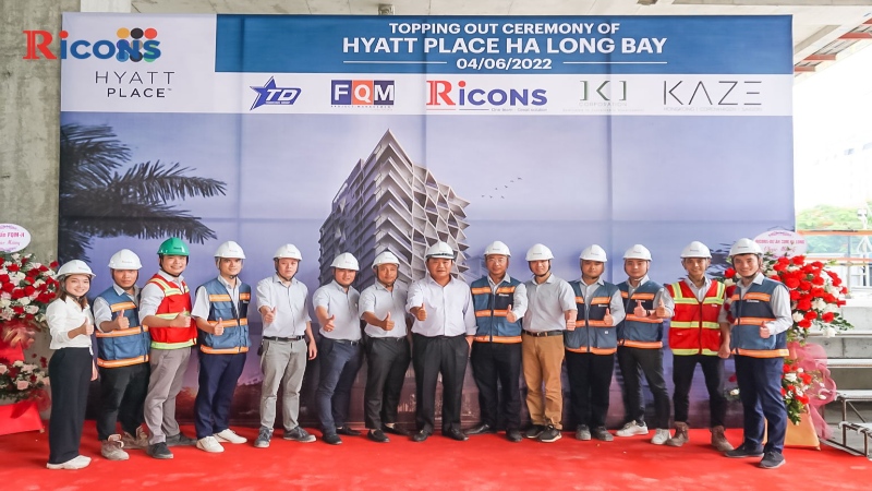Ricons phối hợp cùng chủ đầu tư tổ chức lễ cất nóc khách sạn Hyatt Place Hạ Long