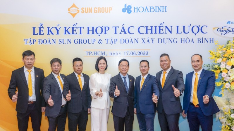 Tập đoàn Xây dựng Hòa Bình và Tập đoàn Sun Group ký kết hợp tác chiến lược