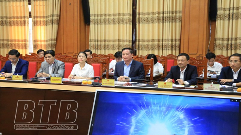 Đồng chí Nguyễn Khắc Thận, Phó Bí thư Tỉnh ủy, Chủ tịch UBND tỉnh tiếp và làm việc với đoàn công tác của Tập đoàn Compal
