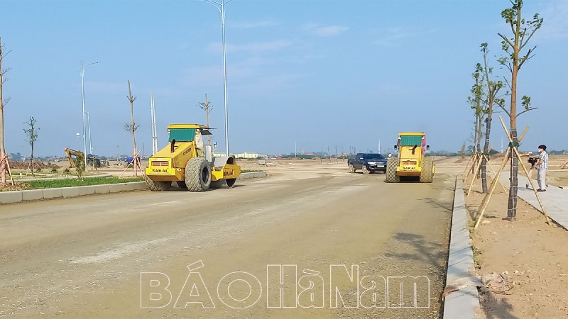 Lý Nhân (Hà Nam) tập trung giải phóng mặt bằng xây dựng hạ tầng khung