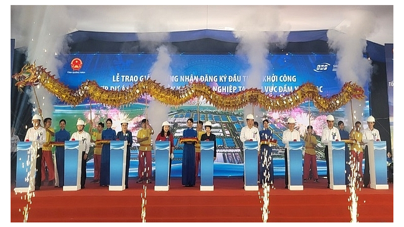 Quảng Ninh trao Giấy chứng nhận đăng ký đầu tư và khởi công Tổ hợp sản xuất công nghiệp gần 2.800 tỷ đồng