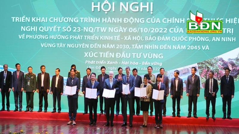 Đắk Nông trao 2 bản ghi nhớ chứng nhận đầu tư cho doanh nghiệp lớn