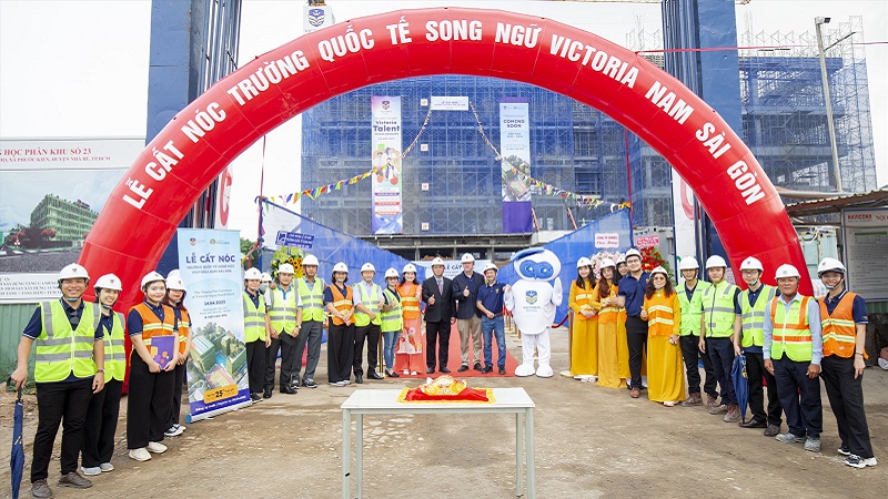 Cất nóc ‘Trường học hạnh phúc’ Victoria Nam Sài Gòn