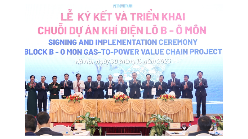 Thủ tướng Chính phủ chứng kiến lễ ký kết triển khai chuỗi dự án khí điện Lô B