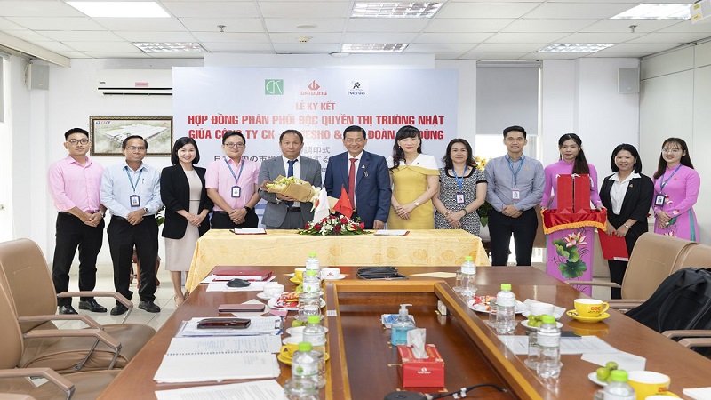 Lễ ký kết hợp đồng phân phối độc quyền thị trường Nhật giữa liên minh Công ty CK – Tập đoàn Nabesho và Tập đoàn Đại Dũng