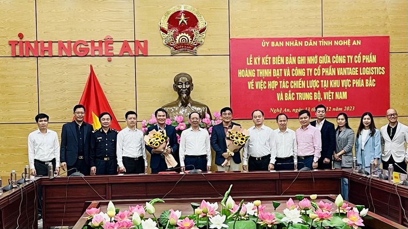 Ký kết hợp tác phát triển kinh doanh dịch vụ Logistics tại khu vực Bắc Trung Bộ giữa Công ty Cổ phần Hoàng Thịnh Đạt và Công ty Cổ phần Vantage Logistics