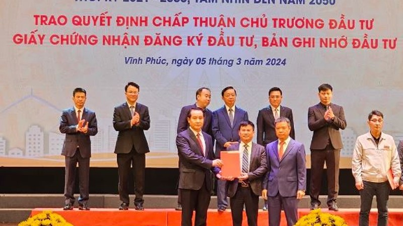 Vĩnh Phúc: Trao giấy chứng nhận đầu tư cho khu công nghiệp hơn 2.000 tỷ đồng