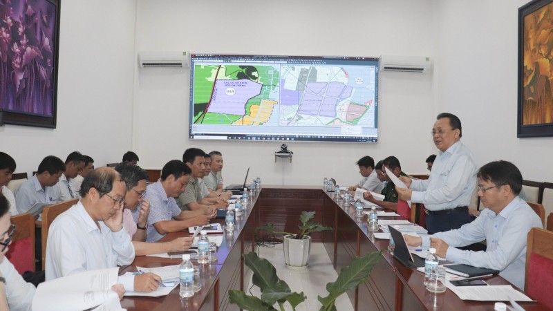Xem xét triển khai dự án Khu công nghiệp Dốc Đá Trắng
