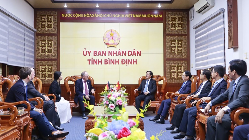 Lãnh đạo tỉnh tiếp và làm việc với Tập đoàn PNE