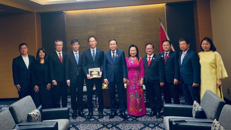 Chủ tịch Quốc hội Trần Thanh Mẫn chứng kiến trao văn kiện hợp tác đầu tư Trung tâm thương mại Aeon Mall Cần Thơ