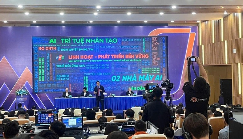 Chủ tịch FPT Trương Gia Bình không lo ngại về DeepSeek, tuyên bố sẽ xây thêm nhà máy AI