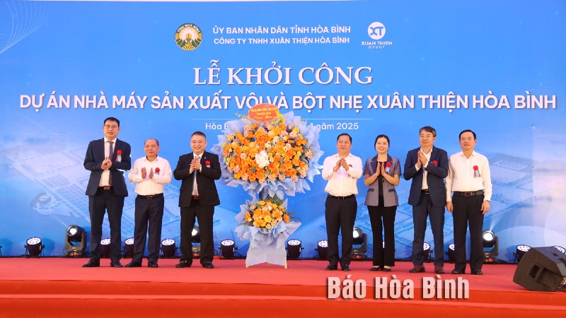 Khởi công dự án Nhà máy sản xuất vôi và bột nhẹ Xuân Thiện Hòa Bình