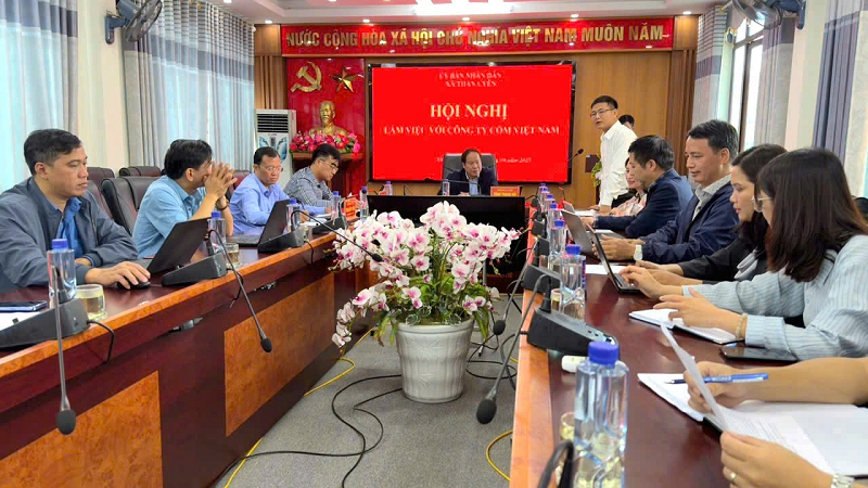 Phó Chủ tịch Thường trực UBND tỉnh Tống Thanh Hải làm việc với Ban lãnh đạo Công ty Cốm Việt Nam