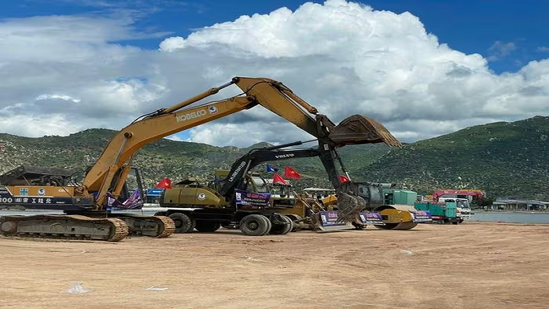Thu hàng trăm ha đất muối làm Khu công nghiệp Trung Nam – Cà Ná