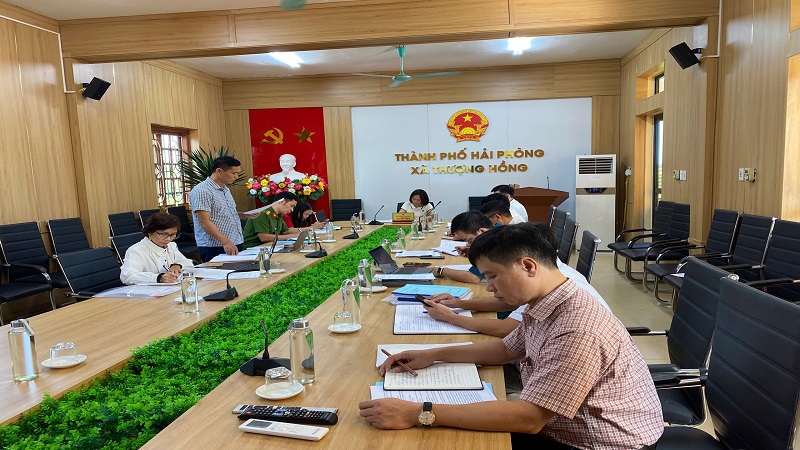 UBND xã tổ chức họp thông qua nhiệm vụ quy hoạch chi tiết xây dựng nhà máy chế biến hàng Nông, Lâm sản trên địa bàn xã