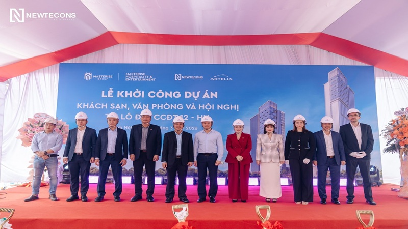 Trong một ngày, công ty xây dựng của ông Nguyễn Bá Dương đồng loạt khởi công hai dự án quy mô lớn tại Hà Nội