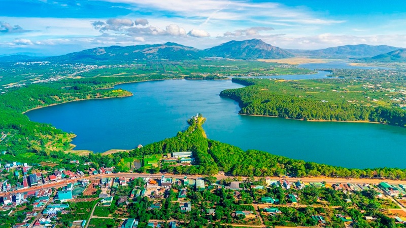 Tập đoàn Thụy Sĩ bắt tay “ông lớn” siêu du thuyền khảo sát 3.200km bờ biển Việt Nam, chọn tỉnh rộng thứ hai làm nơi xây “thiên đường du thuyền không phát thải” đầu tiên trên thế giới