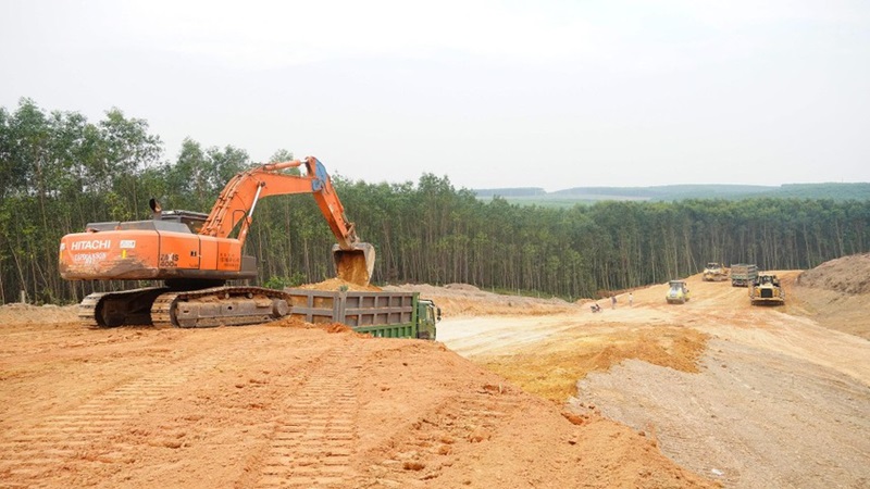 Dự án đầu tư xây dựng Quốc lộ 15D đoạn 1 đã bàn giao mặt bằng 4,31 km